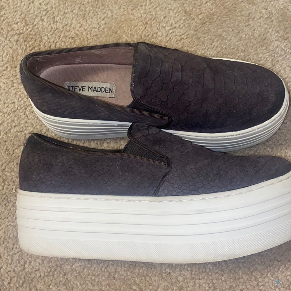 MADDEN embossed platform sneaker